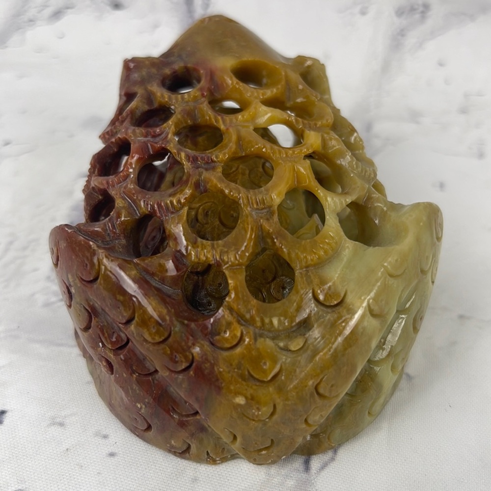 Vintage Carved Onyx Frog Within Frog Figurine Hand Carved Paperweight - Picture 4 of 11